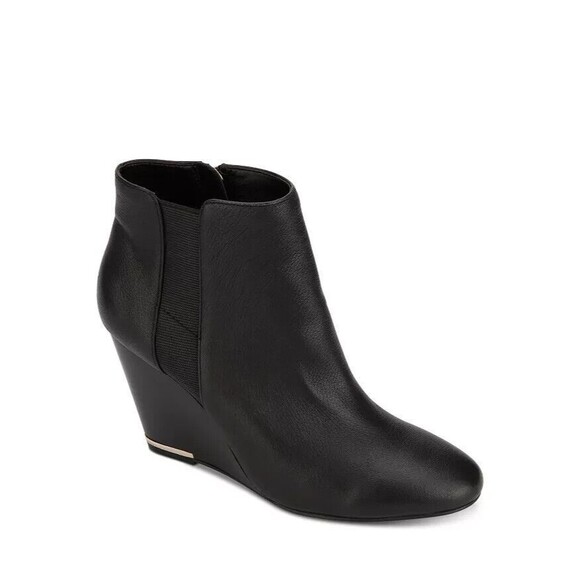 Kenneth Cole Women's Black Merrick Wedge Heel Booties Sz US 6.5 EU 37 - Picture 1 of 6